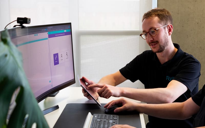 Power Platform Support - picture of consultant discussing with a client Break Fix Support Power Platform Support - picture of consultant discussing with a client Break Fix Support